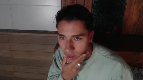 Snapshot of andyjoy_ chatting on November 3, 11:33 am Andy Joy online show from November 3, 11:33 am