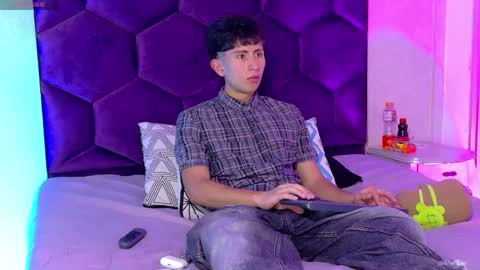 andyjustgame  online show from April 14, 4:18 am