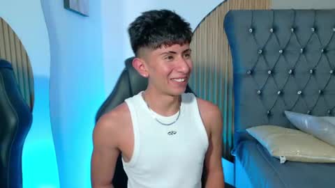 andyjustgame  online show from July 28, 8:52 pm