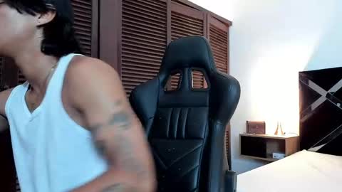 Snapshot of andykings_1 chatting on June 4, 3:01 am Andy Kings online show from June 4, 3:01 am
