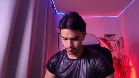 Snapshot of andypalmerr chatting on July 27, 5:36 am andypalmerr online show from July 27, 5:36 am