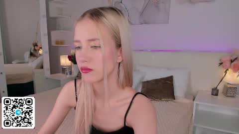 Snapshot of anellyball_ chatting on June 14, 9:22 am Anelly online show from June 14, 9:22 am
