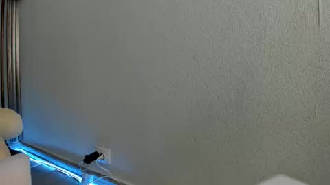 Anne online show from November 10, 9:19 am