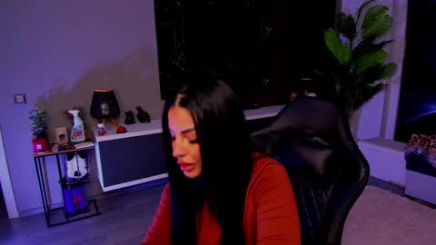 Anne online show from February 10, 6:12 pm