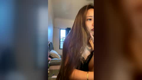 Snapshot of ange011 chatting on March 21, 6:18 am ange011 online show from March 21, 6:18 am