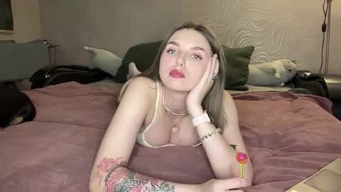 Sophie online show from September 13, 5:02 pm