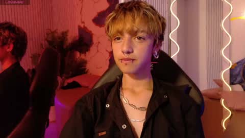 angeel_tay online show from June 1, 7:26 pm