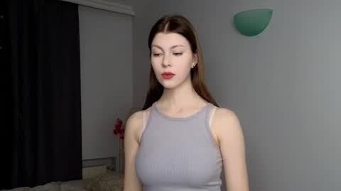 Keira online show from November 4, 6:40 pm