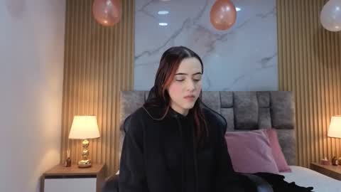 Snapshot of angel__kiss chatting on February 28, 11:33 am angel__kiss online show from February 28, 11:33 am