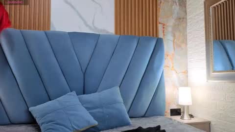 Snapshot of angel__red_ chatting on January 7, 6:27 am angel__red_ online show from January 7, 6:27 am