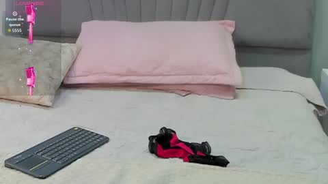 Snapshot of angel_adamx chatting on November 11, 3:17 am Angel online show from November 11, 3:17 am