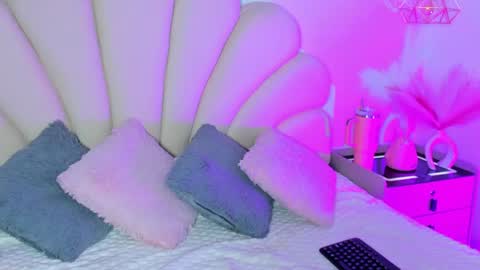 Angel online show from July 6, 3:03 pm