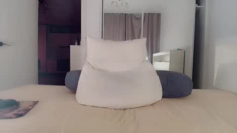 Angel boys online show from November 7, 12:05 pm