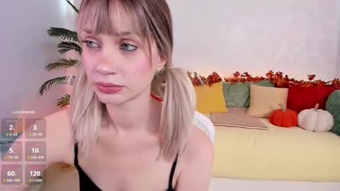 Snapshot of angel_claire chatting on November 6, 8:21 pm Claire - be back soon online show from November 6, 8:21 pm