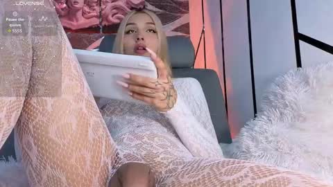 Angel-dragun online show from June 4, 6:52 am