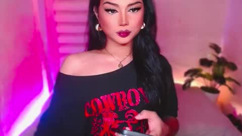 Snapshot of angel_eloaxx chatting on June 2, 8:33 pm Angel online show from June 2, 8:33 pm