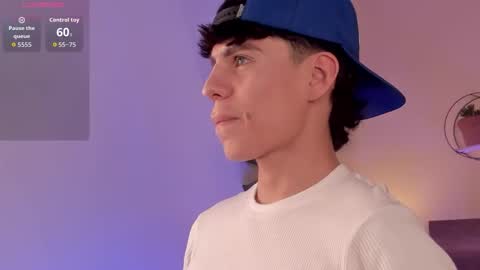 Snapshot of angel_eros_ chatting on February 21, 8:32 pm Angel online show from February 21, 8:32 pm