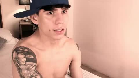 Snapshot of angel_eros_ chatting on March 2, 5:19 am Angel online show from March 2, 5:19 am