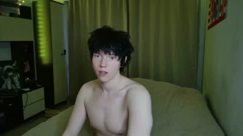 Snapshot of angel_fear chatting on July 13, 12:24 am Ray online show from July 13, 12:24 am