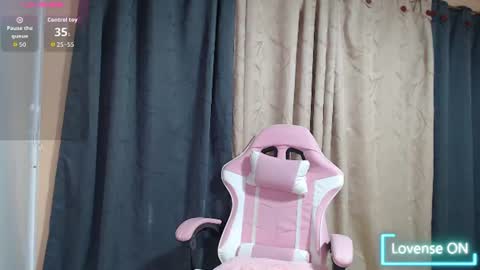 Snapshot of angel_girl10 chatting on July 26, 3:58 am Angel Girl online show from July 26, 3:58 am