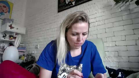 Snapshot of angel_girllovemy chatting on February 13, 10:02 am ANGEL online show from February 13, 10:02 am