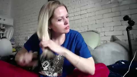 Snapshot of angel_girllovemy chatting on February 14, 9:56 am ANGEL online show from February 14, 9:56 am