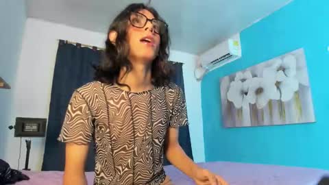 Snapshot of angel_hasss chatting on September 14, 2:44 am Angel of your dreams online show from September 14, 2:44 am