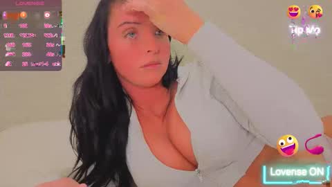 angel_ique online show from March 10, 2:27 am