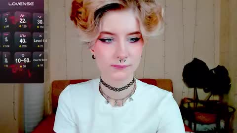 Snapshot of angel_julles chatting on November 10, 8:02 am Angel Dust online show from November 10, 8:02 am