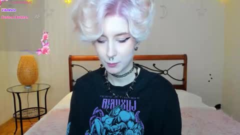 Snapshot of angel_julles chatting on November 22, 1:15 am Angel Dust online show from November 22, 1:15 am