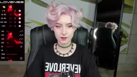 Snapshot of angel_julles chatting on November 23, 2:28 pm Angel Dust online show from November 23, 2:28 pm