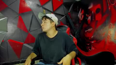 Angel online show from November 25, 8:31 pm