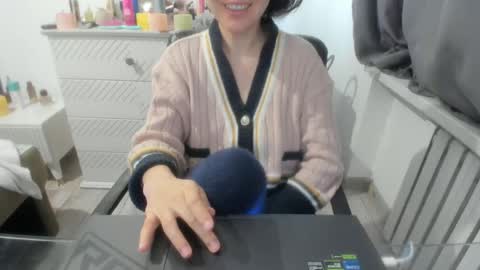 Snapshot of angel_lee__ chatting on March 9, 5:00 am angel_lee__ online show from March 9, 5:00 am