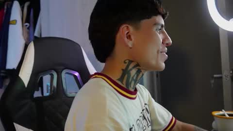angel_luna0 online show from May 27, 8:22 am