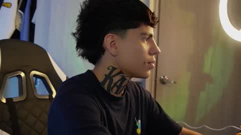 angel_luna0 online show from May 28, 8:44 am