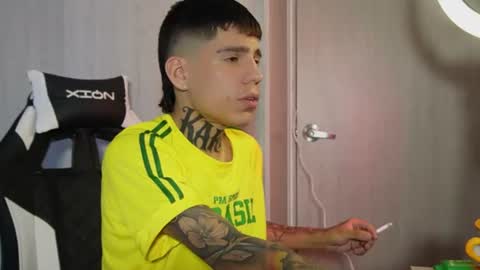 angel_luna0 online show from June 12, 12:42 am