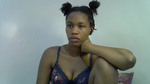 Snapshot of angel_mia5 chatting on November 27, 12:35 am angel_mia5 online show from November 27, 12:35 am