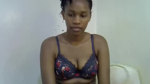 Snapshot of angel_mia5 chatting on November 30, 2:43 pm angel_mia5 online show from November 30, 2:43 pm