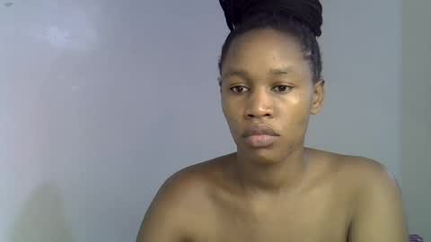 Snapshot of angel_mia5 chatting on June 19, 2:32 pm angel_mia5 online show from June 19, 2:32 pm