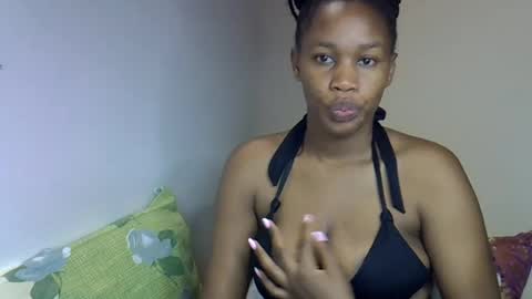 Snapshot of angel_mia5 chatting on June 21, 12:57 am angel_mia5 online show from June 21, 12:57 am