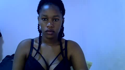 Snapshot of angel_mia5 chatting on July 8, 1:32 am angel_mia5 online show from July 8, 1:32 am