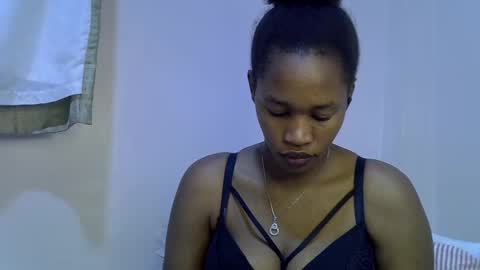 Snapshot of angel_mia5 chatting on July 23, 1:58 am angel_mia5 online show from July 23, 1:58 am