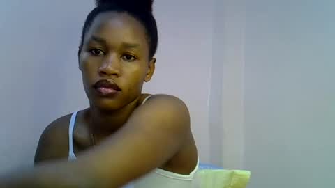 Snapshot of angel_mia5 chatting on July 23, 2:15 pm angel_mia5 online show from July 23, 2:15 pm