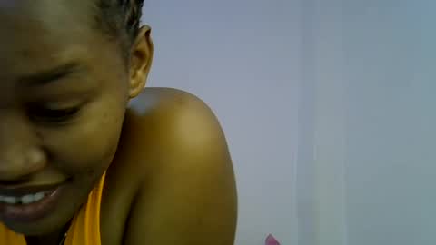 Snapshot of angel_mia5 chatting on July 31, 1:21 pm angel_mia5 online show from July 31, 1:21 pm