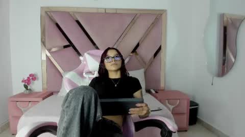 Snapshot of angel_petitex01 chatting on July 15, 7:19 pm Angell online show from July 15, 7:19 pm
