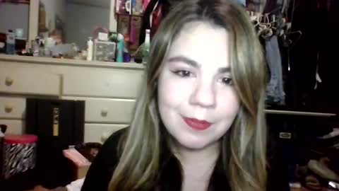 Snapshot of angel_raexx chatting on November 9, 5:39 am Angel online show from November 9, 5:39 am