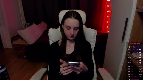 Snapshot of angel_runa chatting on December 3, 5:33 pm Mira online show from December 3, 5:33 pm