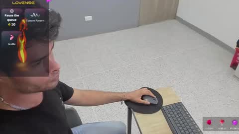 angel_schiavone online show from September 11, 11:43 am