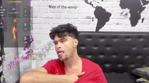 angel_schiavone online show from September 19, 6:08 pm