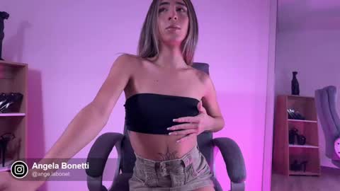 Angela Bonetti online show from February 11, 11:10 am